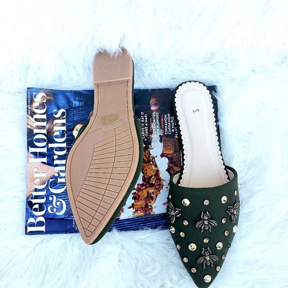 New Embellished Bee Slide Flat Mules - Picture 3 of 6